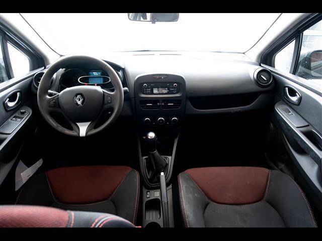 RENAULT Clio 00094543_VO38013437