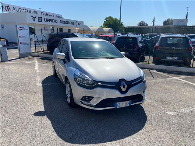 RENAULT Clio 02640352_VO38043366