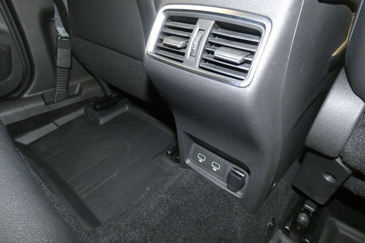 Inside Kadjar Diesel  Blanco Glaciar
