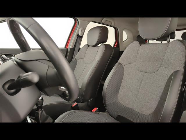 RENAULT Captur 00949332_VO38023732