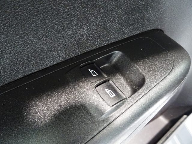 Inside Tourneo Courier Diesel  BLANCO