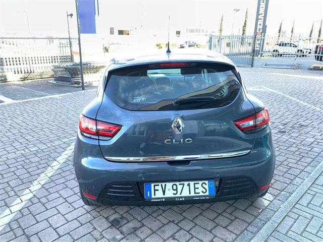 RENAULT Clio 04376039_VO38013080