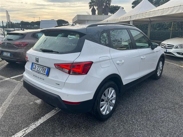 SEAT Arona 2017 02640508_VO38043366