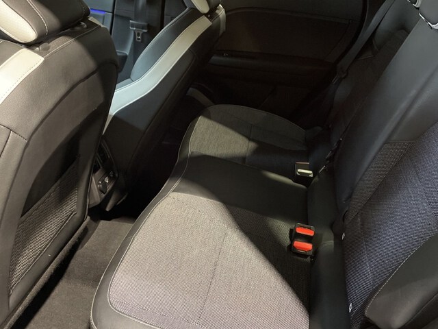 Inside Captur Híbrido Enchufable  Naranja Atakama con 