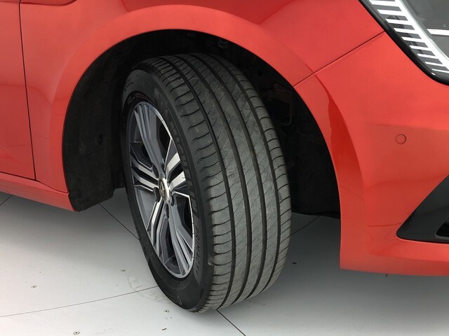 Outside Mégane Sport Tourer  Rojo