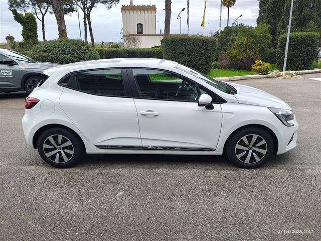 RENAULT Clio 00964689_VO38013353