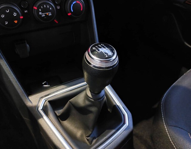 Inside Sandero  Negro Nacarado