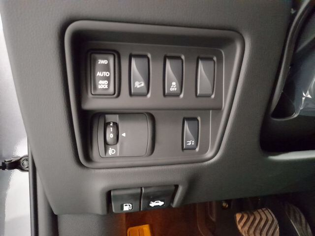 Inside Koleos Diesel  Gris Tornado
