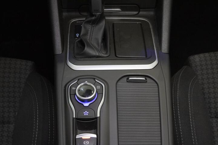 Inside Talisman Sport Tourer Diesel  Gris Platino