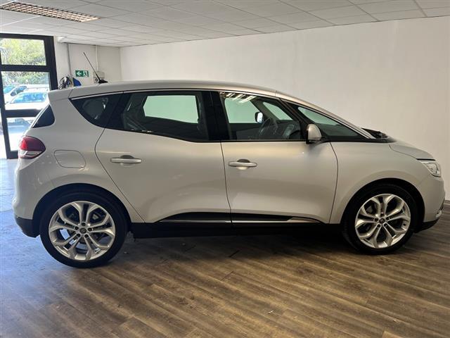 RENAULT Scenic 03273318_VO38043894