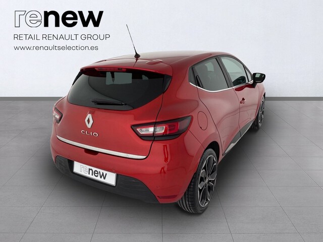 Outside Clio  Rojo Deseo