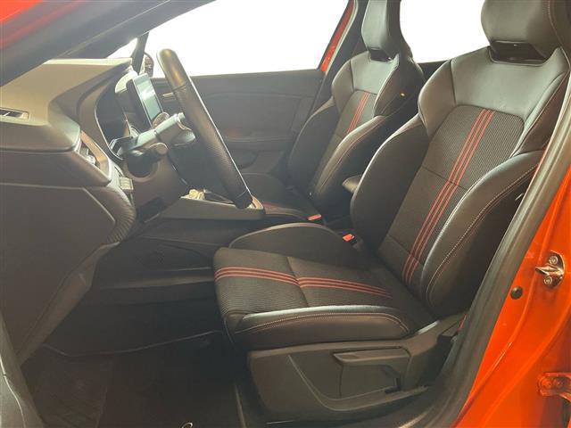 RENAULT Clio 00985110_VO38023207
