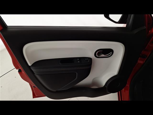 RENAULT Twingo 00973353_VO38023732
