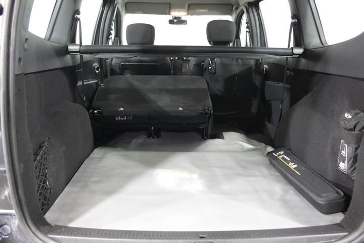 Inside Lodgy  Gris Cometa