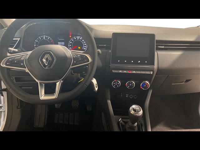 RENAULT Clio 00335516_VO38013550