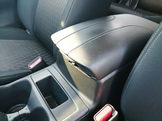 Inside X-Trail  Lunar White