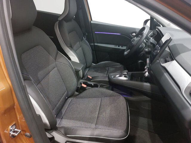 Inside Captur Híbrido Enchufable  Naranja Atakama con 