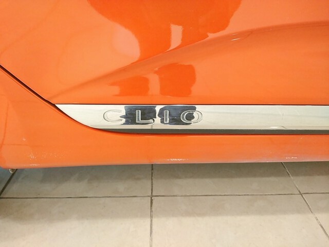 Inside Clio Híbrido  Naranja Valencia