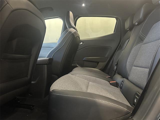 RENAULT Clio 00094597_VO38013437