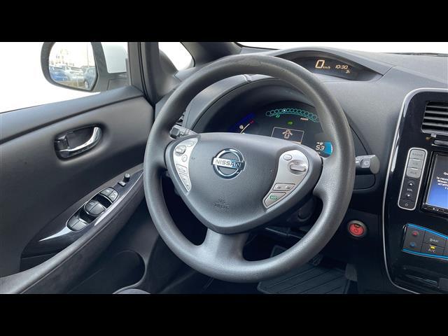 NISSAN Leaf 00428152_VO38023217