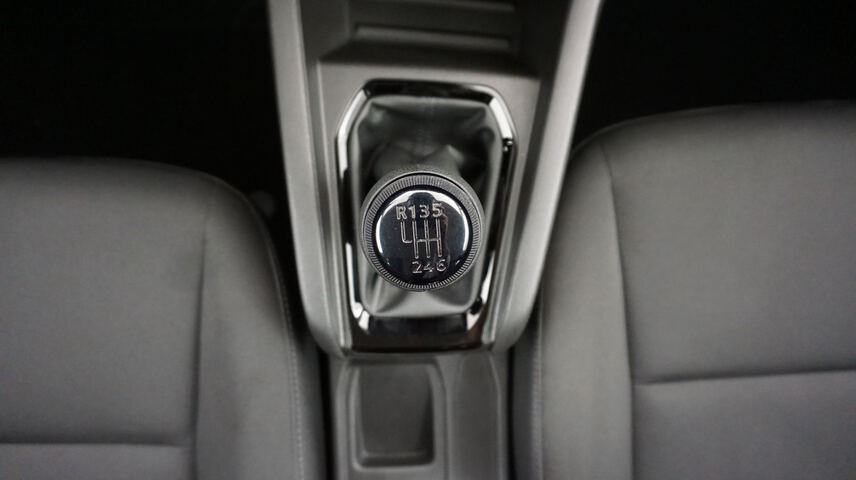 Inside Clio  Gris Titanium