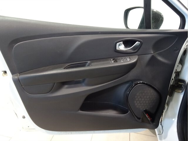 Inside Clio Sport Tourer  Blanco Marfil