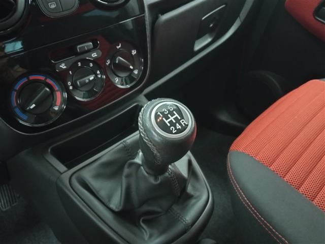FIAT Qubo 02578351_VO38053400