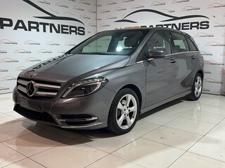 Mercedes-Benz - B 180