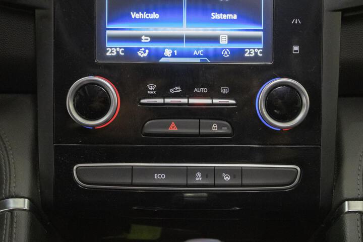 Inside Koleos Diesel  Azul Atlantico