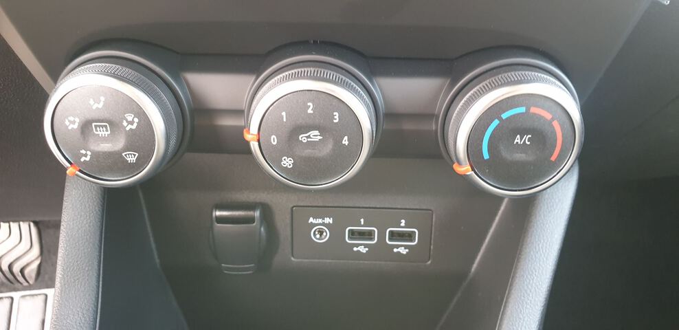 Inside Clio  Blanco