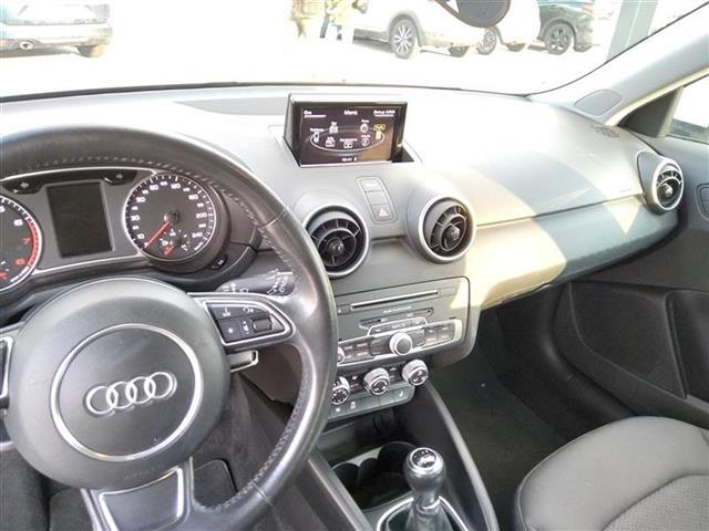 AUDI A1 01282118_VO38043211