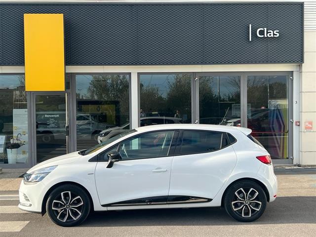 RENAULT Clio 05859940_VO38013080