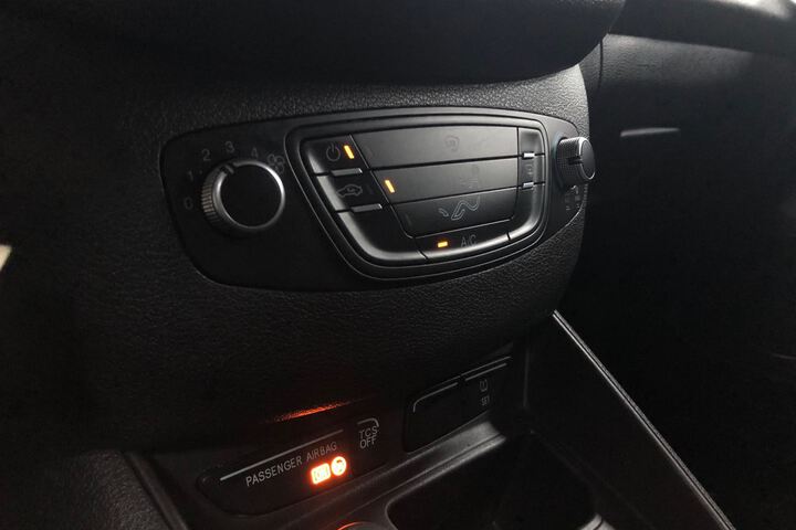 Inside Tourneo Courier  Blanco