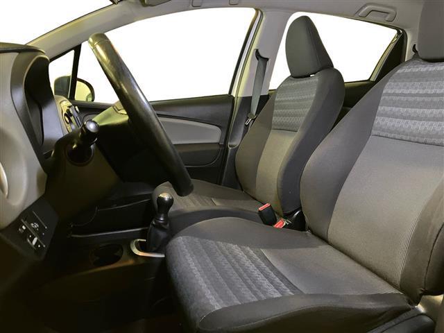 TOYOTA Yaris 00985457_VO38023207