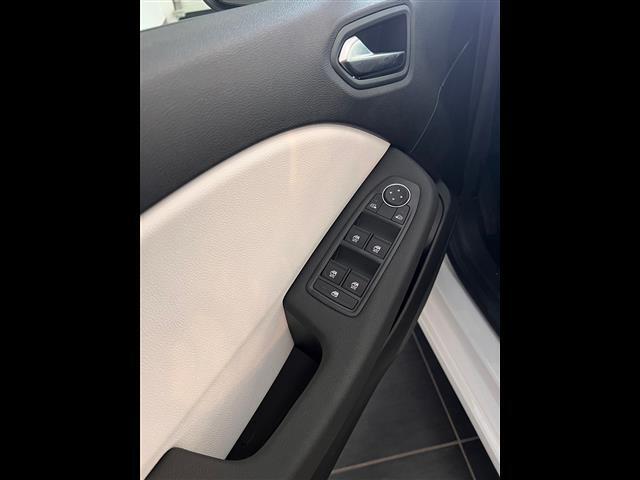 RENAULT Clio V 2019 00023942_VO38013404