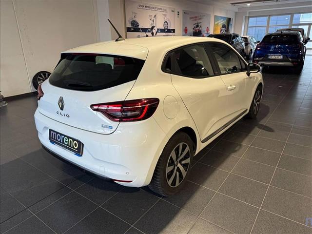 RENAULT Clio 05720154_VO38043127