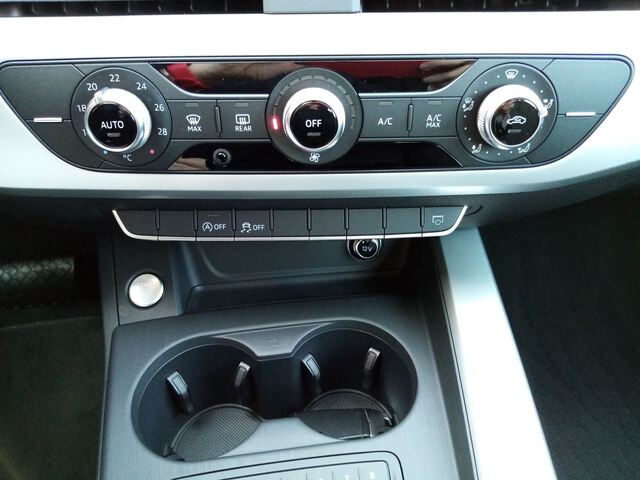 Inside A4 Avant Diesel  Negro Mitos metaliza