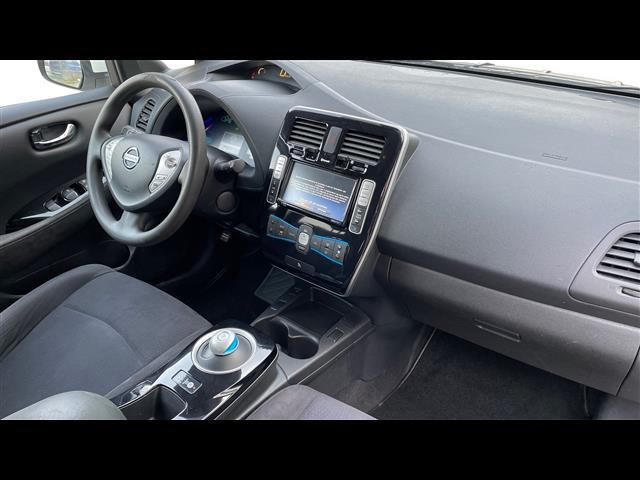 NISSAN Leaf 00428152_VO38023217