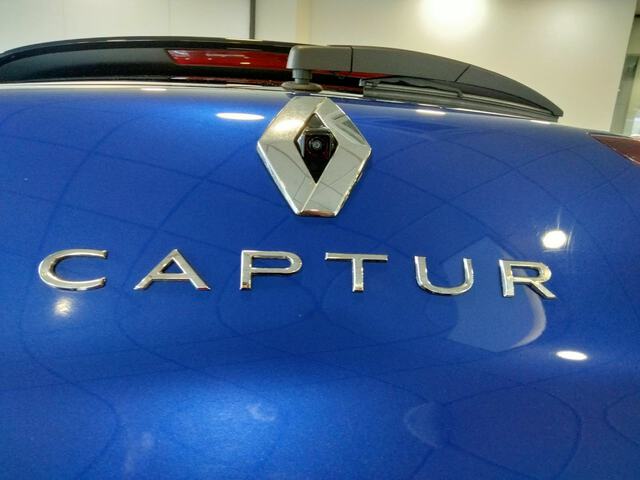 Outside Captur  Azul Rayo con techo 