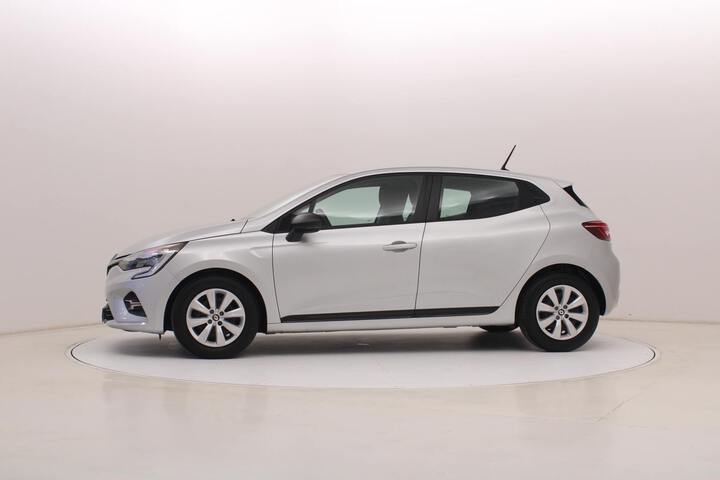 Outside Clio  Gris Platino