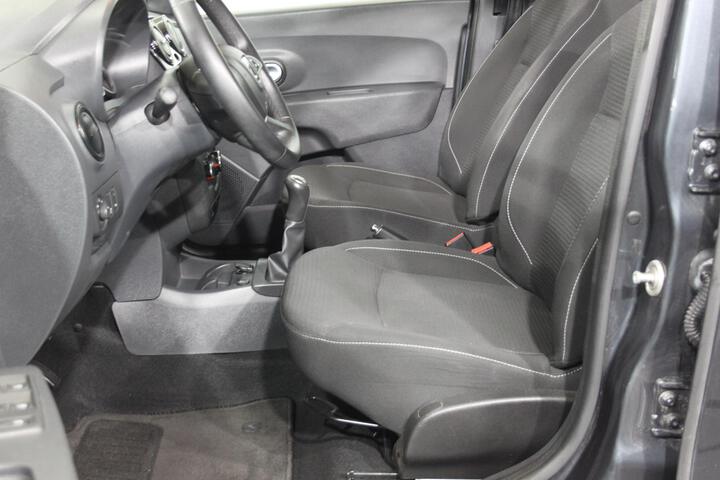Inside Lodgy  Gris Cometa
