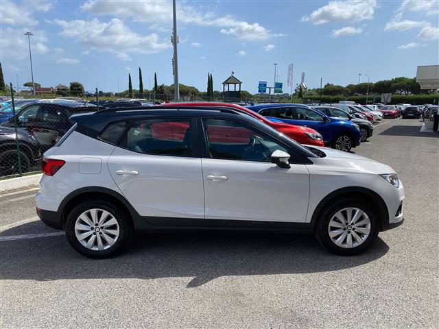 SEAT Arona 2017 02641145_VO38043366