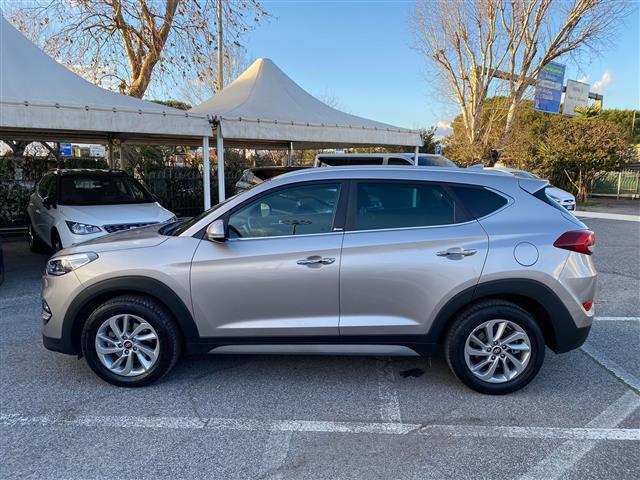 HYUNDAI Tucson 02641070_VO38043366