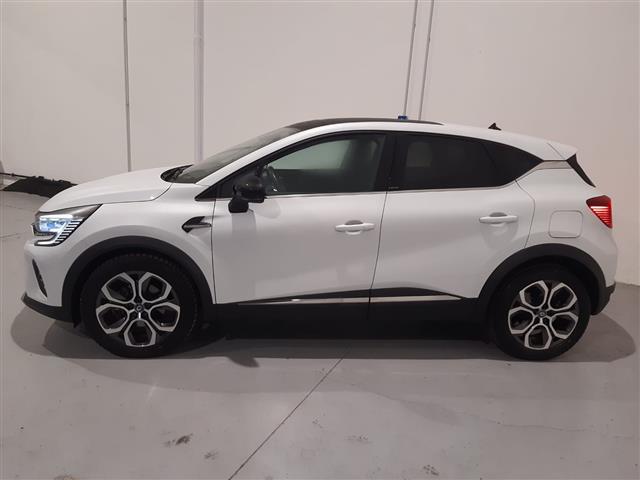 RENAULT Captur 02490322_VO38013041