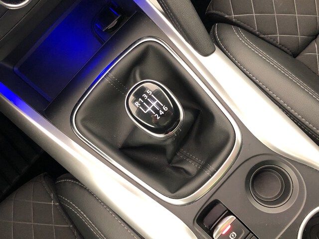 Inside Kadjar Diesel  Gris Highland