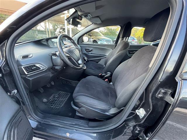 LANCIA Ypsilon 02640693_VO38043366