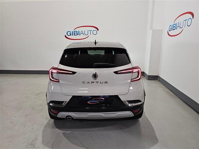 RENAULT Captur 02416154_VO38013170