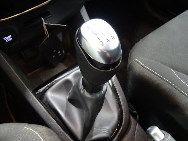 Inside Clio Sport Tourer  Blanco Marfil
