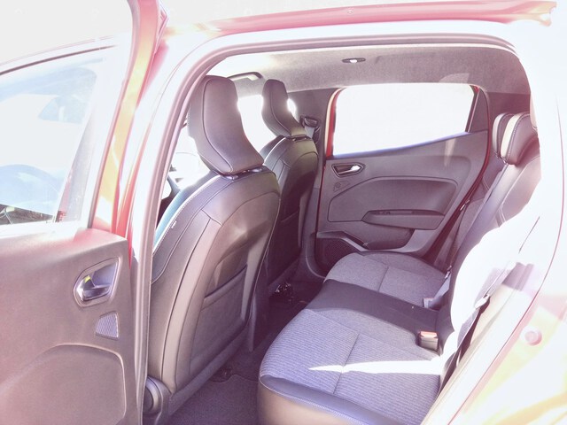 Inside  Clio  rojo deseo