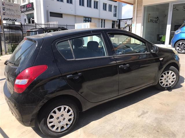 HYUNDAI i20 00006540_VO38033579